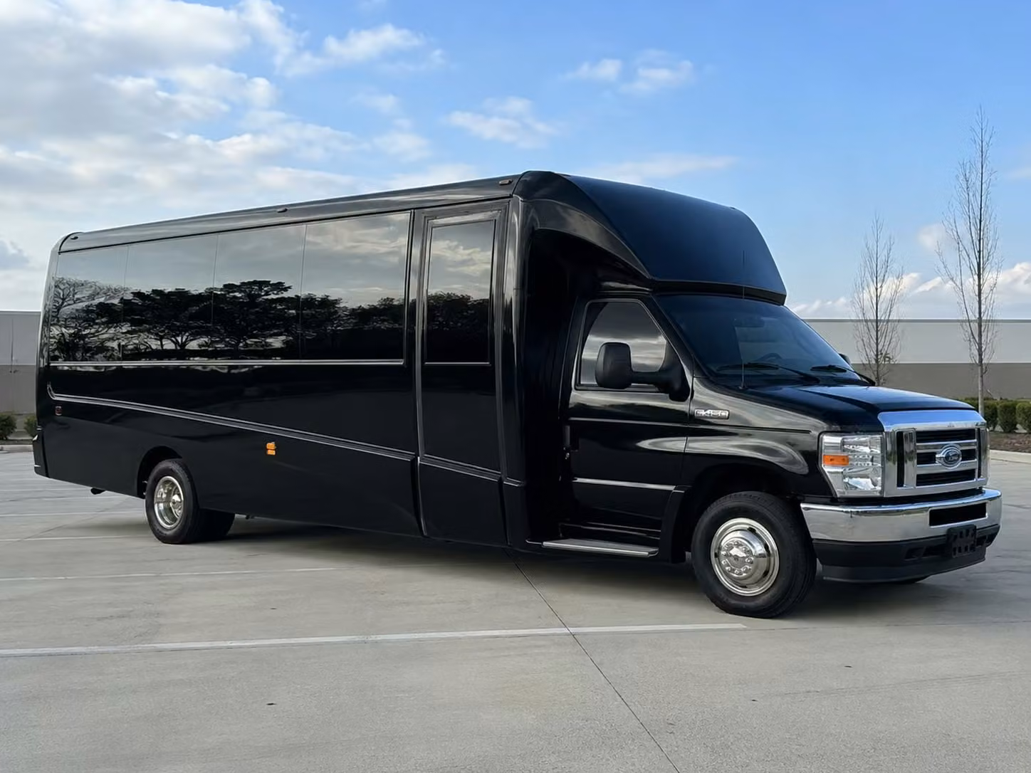 minibus rentals for small groups heading to concerts across the triad